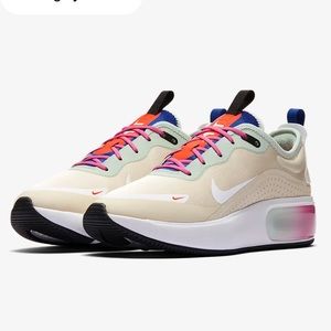 Nike Air Max (Womens) Dia Sneaker size 8